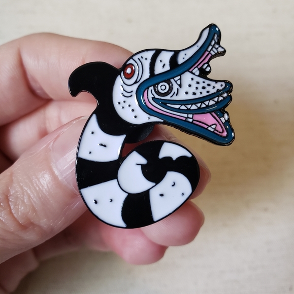 ⚡CLEARANCE⚡Beetle Juice Sandworm Fashion Pin - Picture 8 of 8